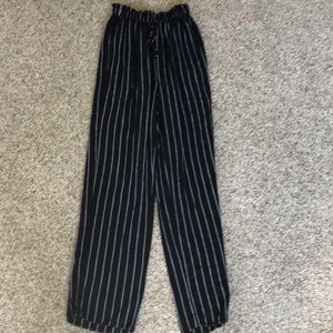 American Eagle flowy dress pants